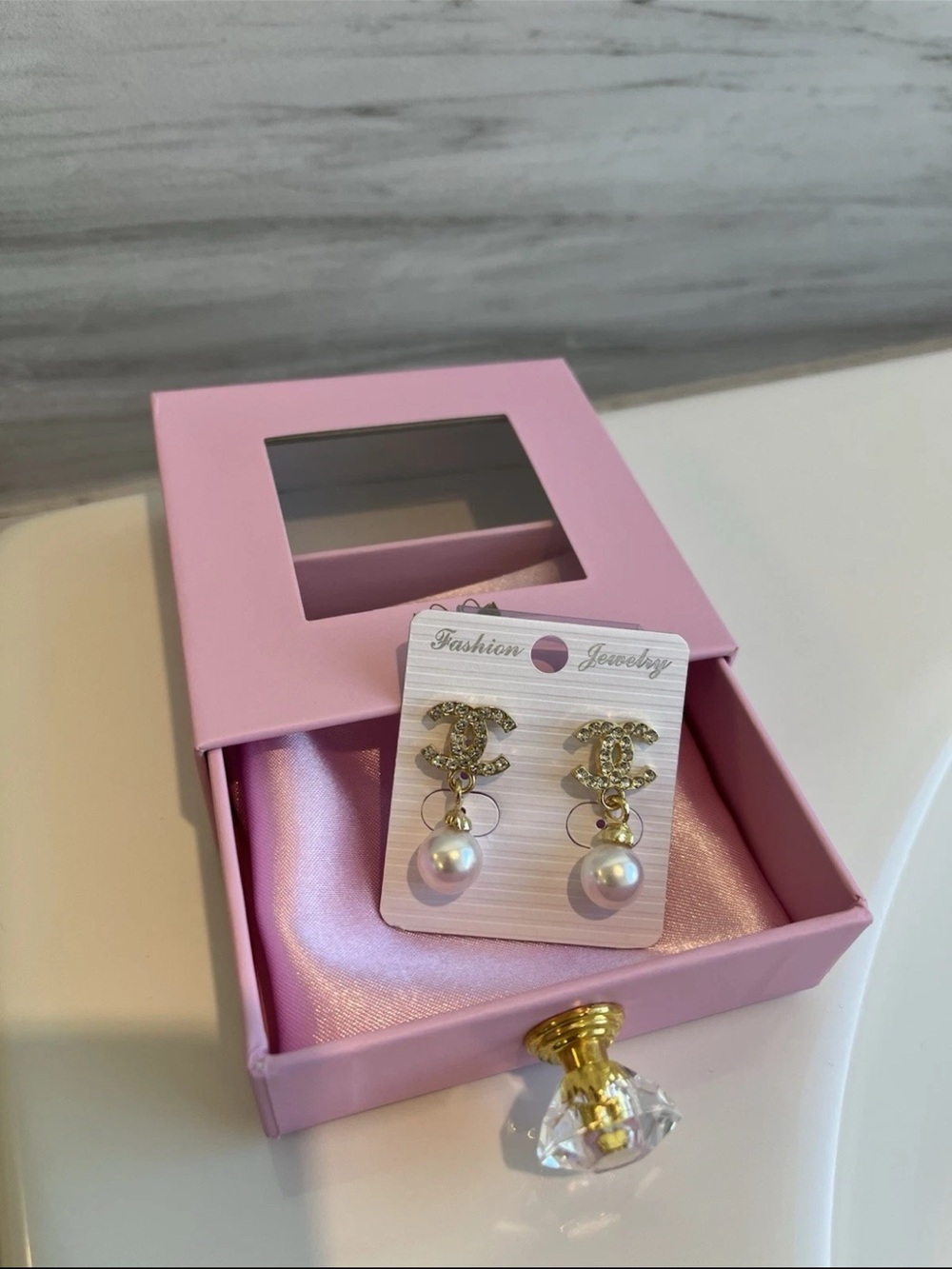 Fashion Jewelry Gold Logo Pearl Drop Earrings